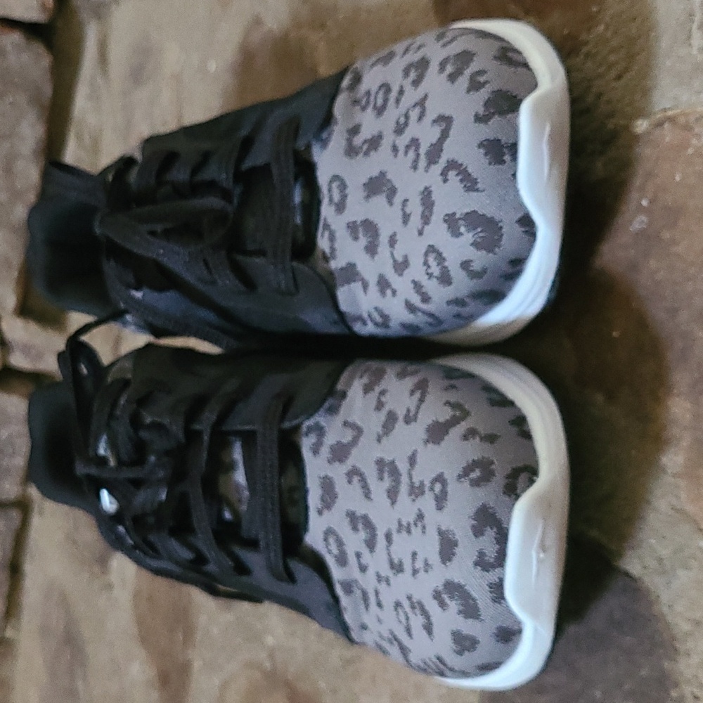 AVIA Black Gray Leopard Zumba 9.5 - Picture 2 of 7